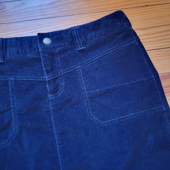 Athleta 8 Black Velvet ROSEVILLE Flex Skirt Pockets Back Slit Athlesiure Layers‎ - Picture 2 of 8